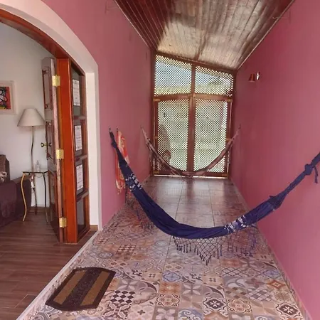 Casa Rosa de Peruíbe - Casa de Temporada 3 dormitórios, 10 hóspedes, piscina, wi-fi, netflix, 800 metros da praia-3