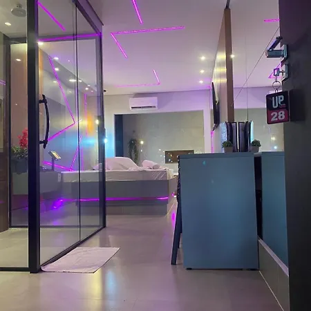 Up Motel-2