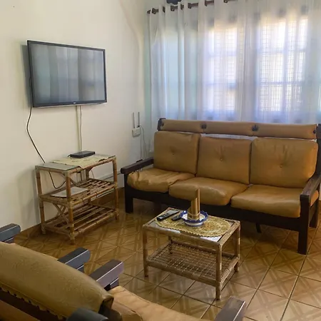 Casa com Piscina Itanhaem-3