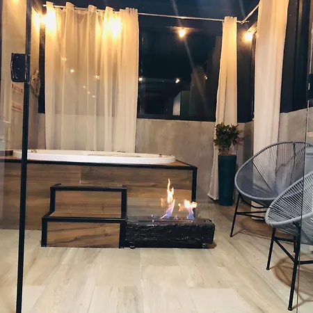 Uai House com jacuzzi (Espaço romântico)-3