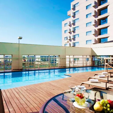 Quality Suites Alphaville-3