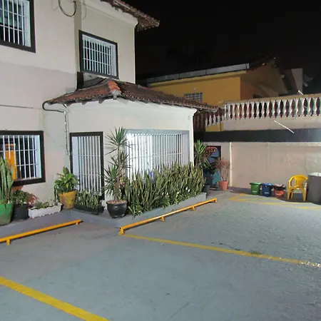 Vila Rock Hostel - Secure Neighborhood, Near Metro, Nubank Allianz Parque, Vila Madalena, Av Paulista, Easy Access To Morumbis And Autodromo Interlagos-3