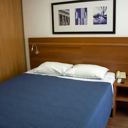 Aparthotel Twin Towers-3