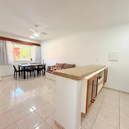 Flat estudio 110 Amarilis Riviera de São Lourenço, 03 piscina climatizada, serviço de hotelaria, limpesa e troca de toalhas diária, carregador veiculo elétrico e servico de praia finais de semana WiFi 500-2