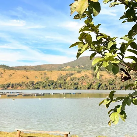 Chalés Ipê do Lago-2