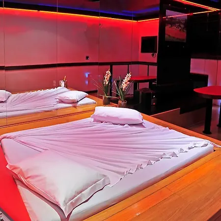 Motel Sunset (Adults Only)-3