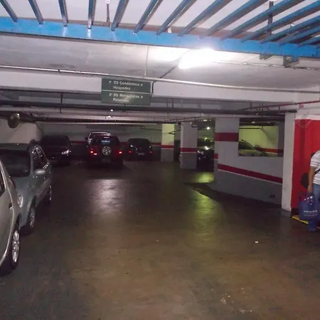 Central Plaza Flat-2