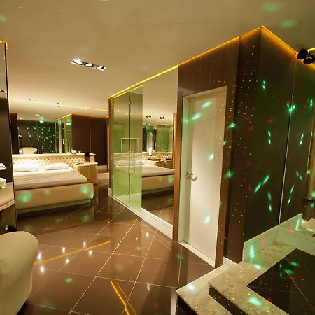 Eden Motel (Adults Only)-2