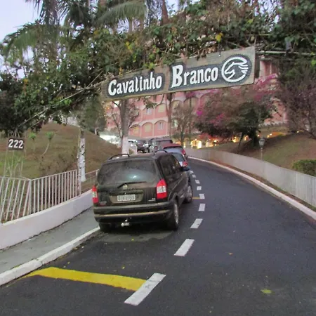 FLAT MODERNO no Cavalinho Branco com PISCINA AQUECIDA-3