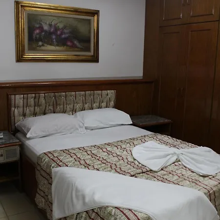 Hotel La Guardia-2