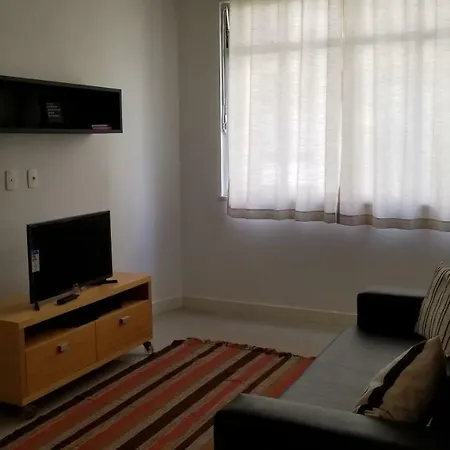 Apartamento Em Copacabana - Rua Bolivar - 2 Quartos - Excelente Localizacao-3