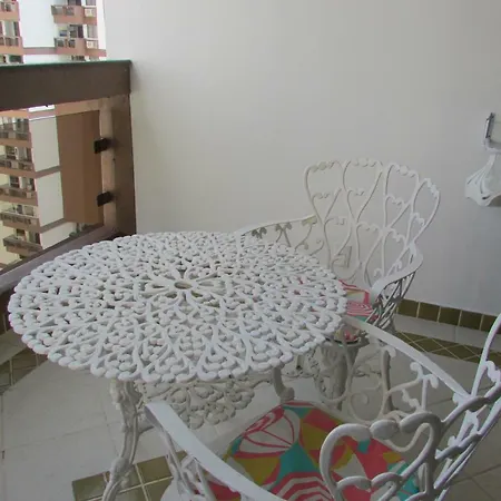 Lindo Apto De 2 Quartos E 2 Banheiros Sociais No Barramares Com Comercio Proximo, Piscina Aquecida, Quadras, Parquinhos, Brinquedoteca, Emprestimo De Cadeiras E Barracas De Praia, Condominio Em Frente A Praia, Apartamento Limpissimo, Equipado, Tudo N-2
