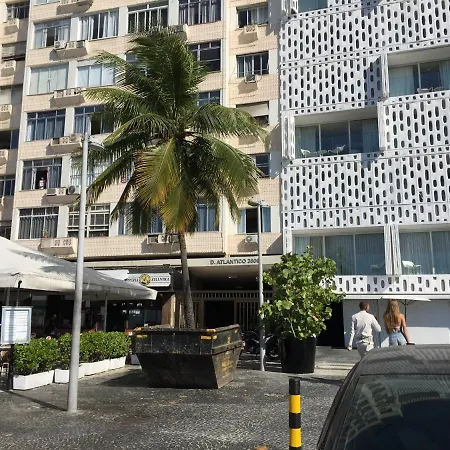 Praia De Copacabana Posto 6-3