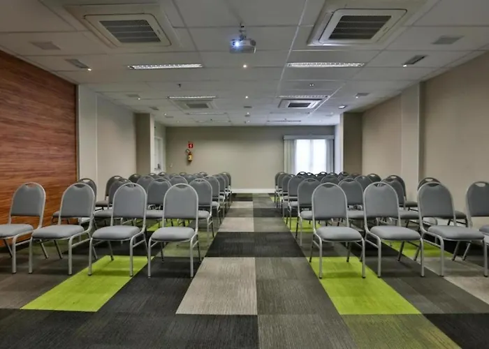 Summit Suites Hotel - Pindamonhangaba