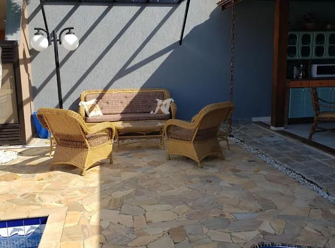 Suítes Verano Ubatuba - Bairro Itaguá - com piscina