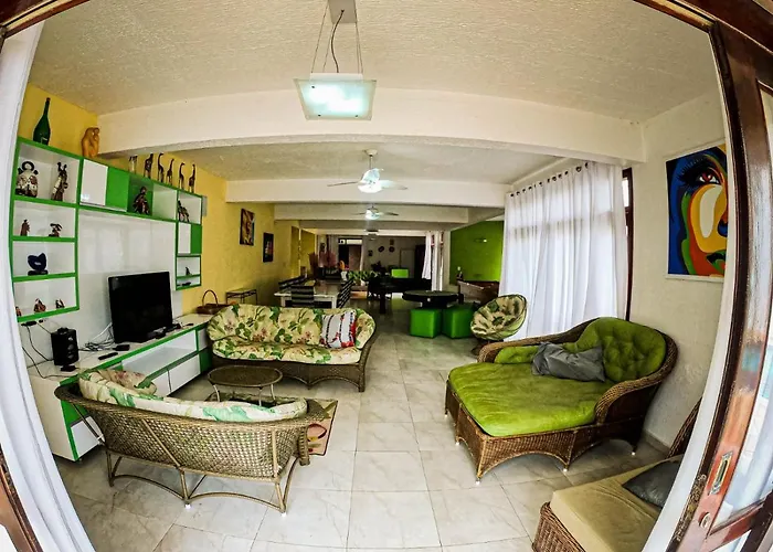 Hostel E Pousada Bahia Beach Itanhaém