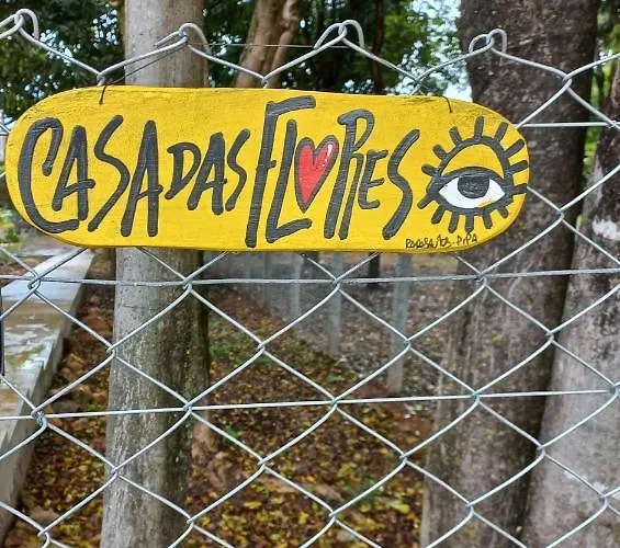 Casa Das Flores Colorado - Aluguel De Quartos Com Camas De Casal - Banheiros Compartilhados Brasília