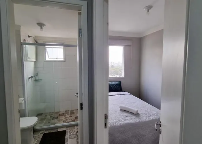 Quarto em Apartamento Próximo ao Aeroporto de Guarulhos GRU