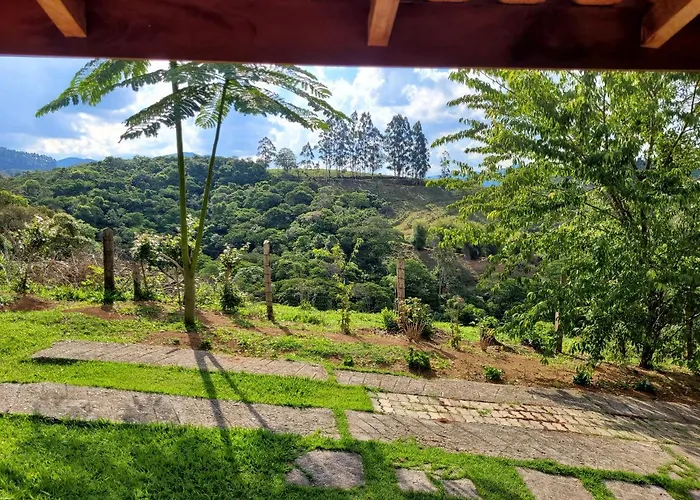 Estância Liberdade Santo Antônio do Pinhal com piscina