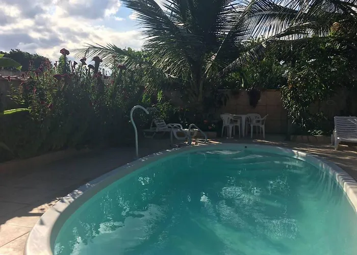 Suíte 4 para PcD com piscina e wi-fi em Caragua Caraguatatuba