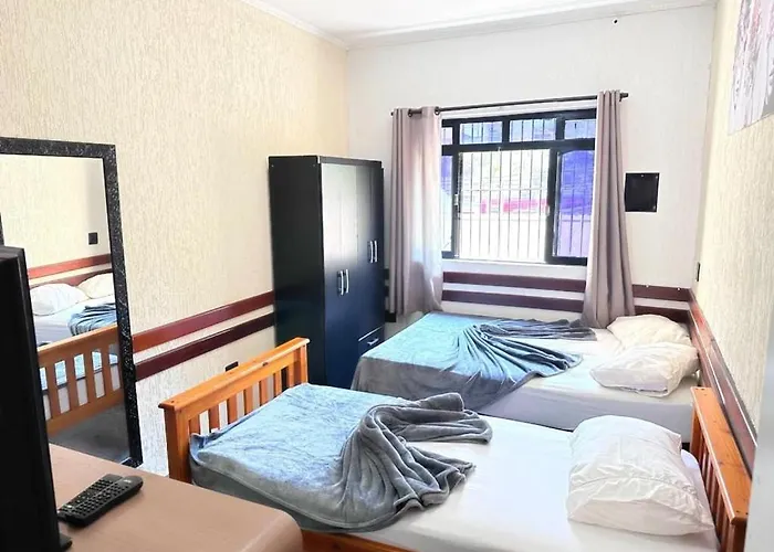 Hostheo Quarto 10 Triplo Na Liberdade Sp Sao Paulo
