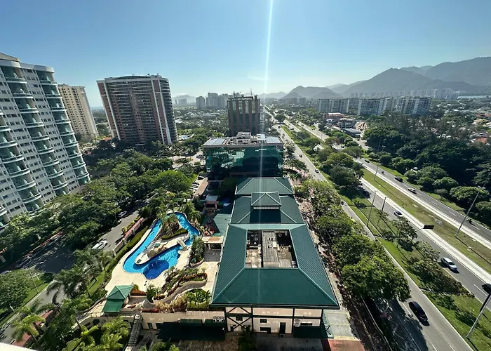 Flat com Vista Panorâmica -15- na Barra da Tijuca - Estacionamento Gratuito - Frigobar - Ar condicionado - Piscina - Academia - Balsa para Praia Grátis - Varanda - Vista Parcial Mar e Lagoa Rio de Janeiro