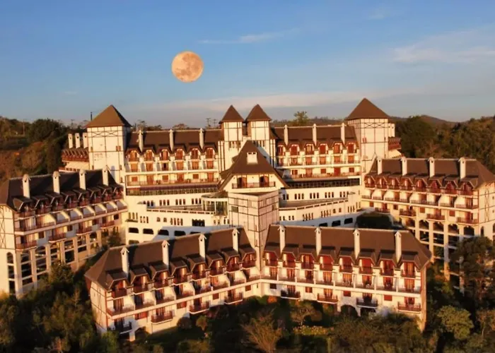 Castelo Nas Montanhas Aparthotel Campos do Jordão