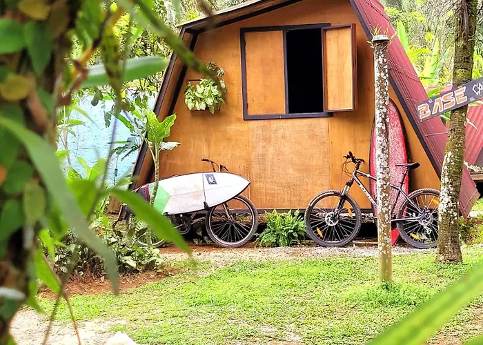Pet friendly Surf Base Hostel Itamambuca , Surf House , Itamambuca, Ubatuba