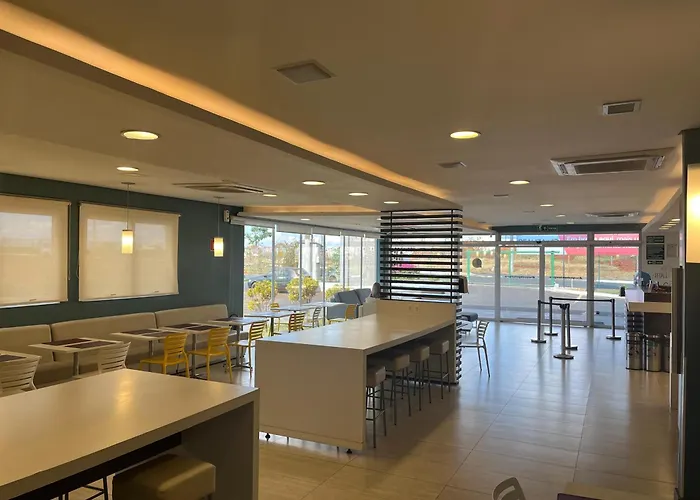 Golden Tower Aeroporto - Lizz - by Fênix Hotéis Uberlândia que aceita animais de estimação