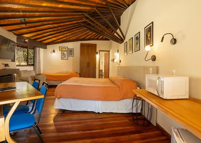 Surya-Pan Refugio Hotel - Super Pet Friendly Campos do Jordão