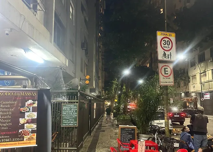 Copacabana Leme, A Uma Quadra Da Praia E Otima Localizacao Rio de Janeiro
