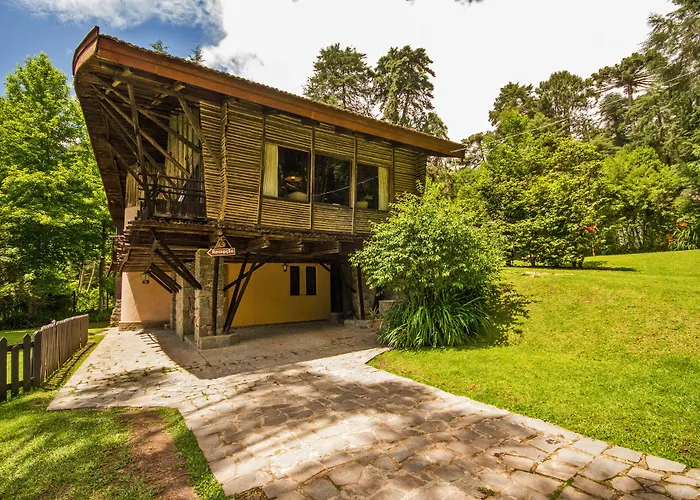 Pousada Casa Mantiqueira - Próxima ao Capivarí e opções de Hidromassagem Campos do Jordão