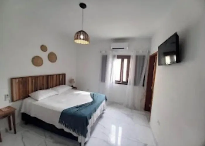 Mar Egeu Arte & Pouso Hotel Peruíbe