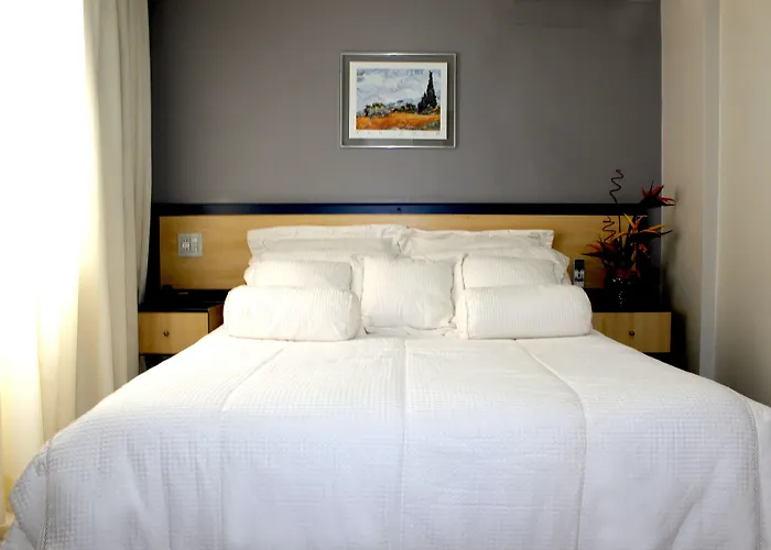 La Defense Apart Hotel Montes Claros