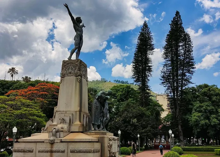 MOVA Hotel D'oeste - Localizado em frente a Praça Principal da Cidade, na área Central - Pé na Praça Poços de Caldas