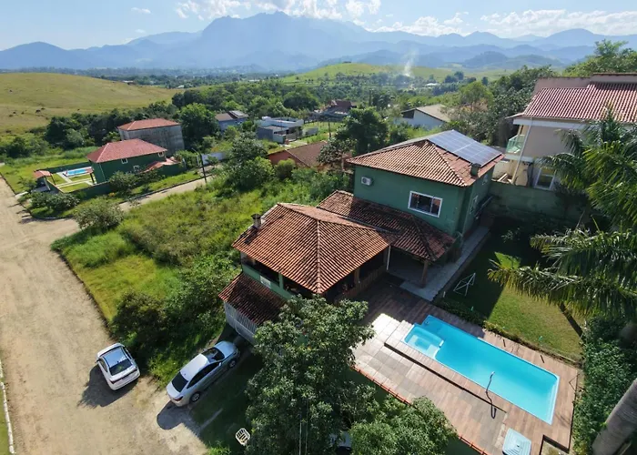 Casa Familiar Com Piscina Penedo Rj Vila